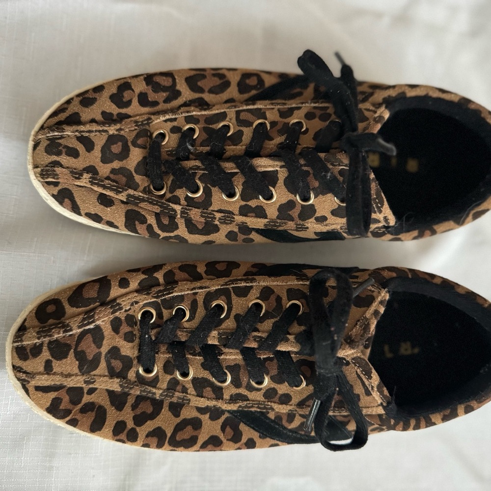 Tretorn size 8 leopard print tennis shoes